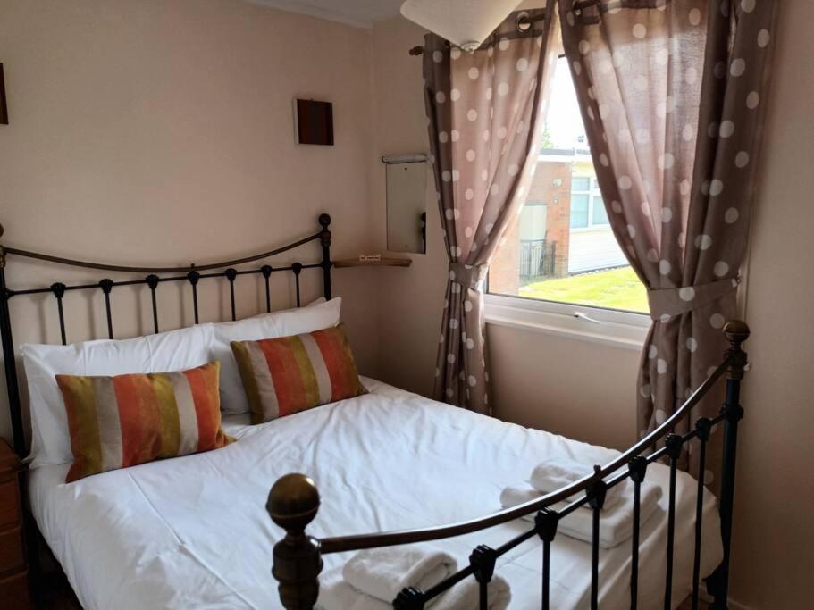 Homely 2 Bed On Popular Sunbeach Holiday Village- 5Min Walk To Beach, Near Great Yarmouth & Norfolk Broads Scratby Exteriör bild